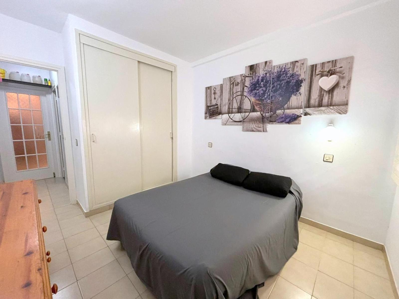 Meda Chica 3E Apartment Roses Ngoại thất bức ảnh